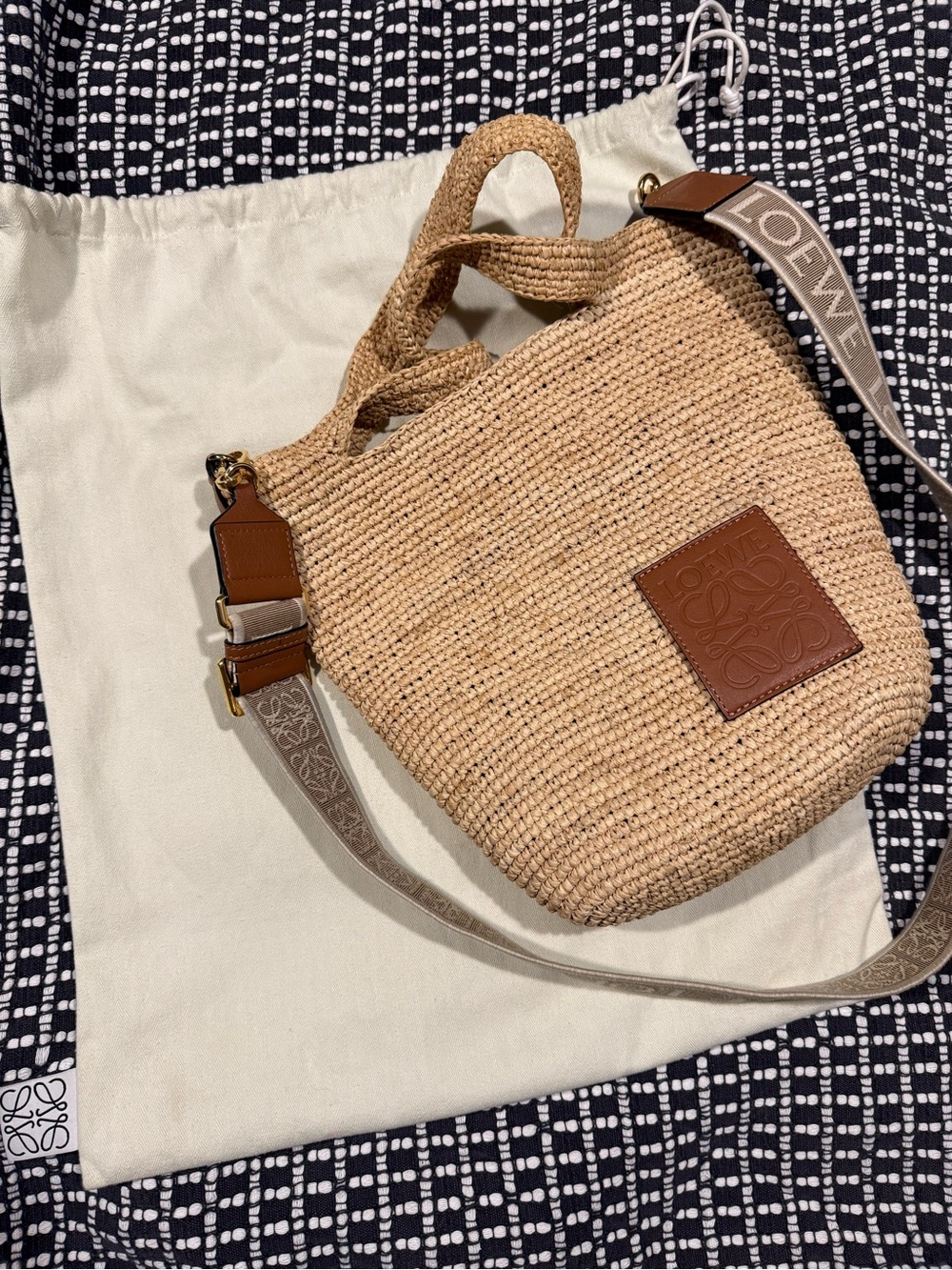 LOEWE mini slit tote bag raffia. - Picture 9 of 9